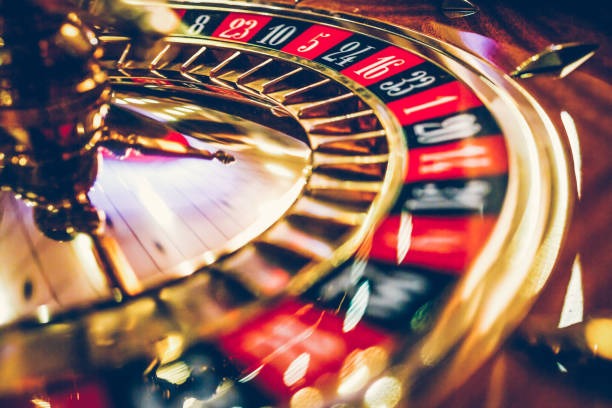 Live Lightning Roulette wheel with multiplier display